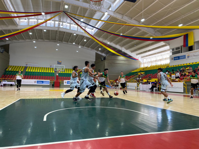 baloncesto-masculino-en-el-coliseo-bernardo-caraballo.jpeg