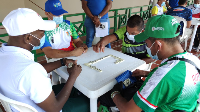 primer-dia-de-competencias-en-domino.jpg