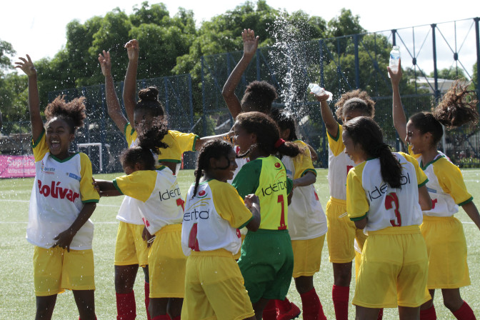 BolivrFutFemPrejuvenil.jpeg