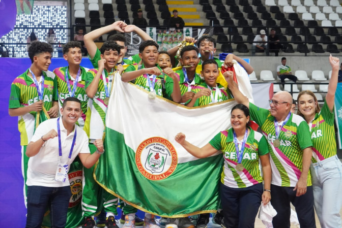 victoria-de-cesar-en-baloncesto-durante-los-intercolegiados-2023.jpeg