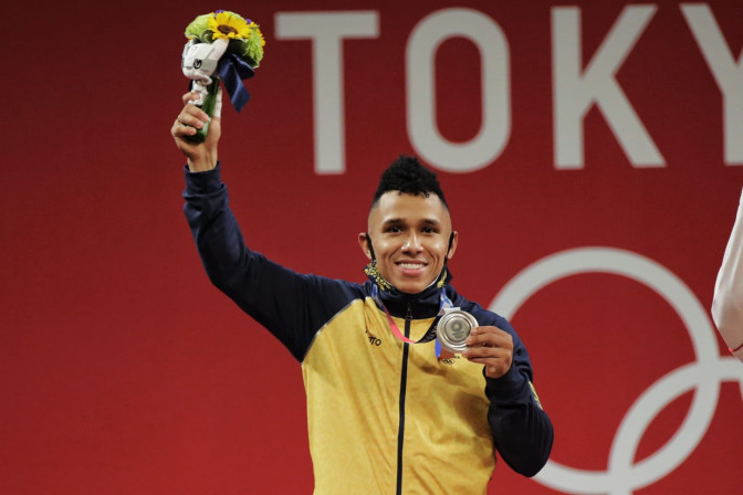 Pesista-colombiano-Luis-Javier-Mosquera-durante-Juegos-Olimpicos-Tokio-2020-Fotografia-Comite-Olimpico-de-Colombia.jpeg