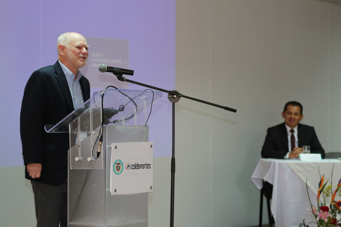 Joseph-Hamill-presidente-de-la-sociedad-interrnacional-de-Biomecanica-en-Deporte-2.jpg