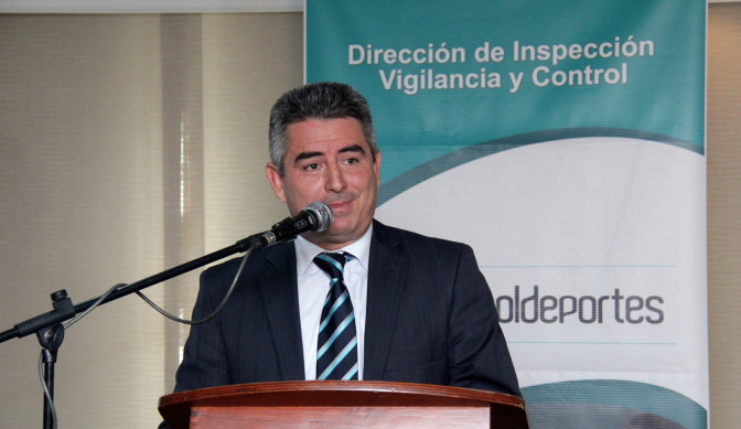 Noticias-coldeportes-Conferencista-13-04-2015.jpg