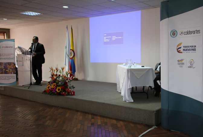 noticias-coldeportes-Seminario-13-04-2015.jpg
