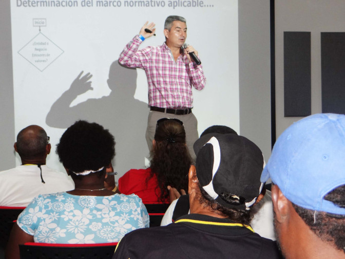 noticias-coldeportes-capacitacion-ivc-viernes-17-07-2015.jpg