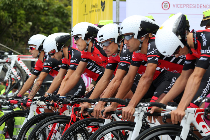 Equipo-Coldeportes-Claro.jpg
