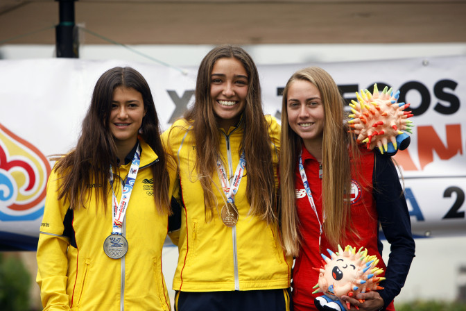 Podio-Figuras-FEM.jpg