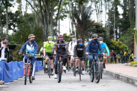 Ministro-Lucena-lidera-el-bici-paseo-en-Bogota.jpg Ministro-Lucena-lidera-el-bici-paseo-en-Bogota.jpg