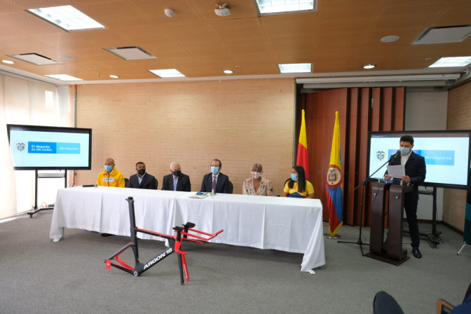 mesa-principal-reactivacion-villa-deportiva.jpeg