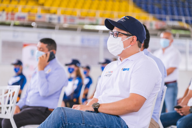 el-director-de-posicionamiento-y-liderazgo-miguel-acevedo-acompano-al-ministro-lucena-en-la-entrega-de-bicicletas-en-el-valle-del-cauca.jpg