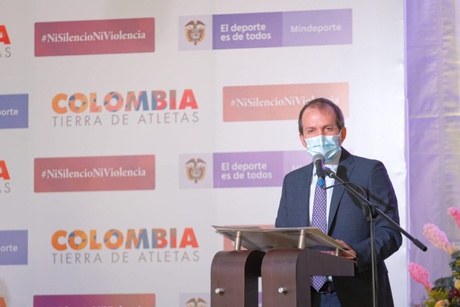 el-ministro-ernesto-lucena-durante-el-discurso-tras-visita-al-renovado-laboratorio-de-control-al-dopaje.jpeg