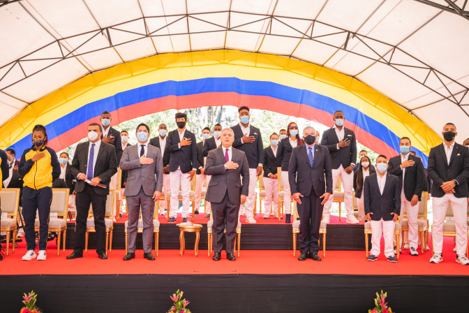 Presidente-Ivan-Duque-acompanado-por-el-ministro-Guillermo-Herrera.jpg