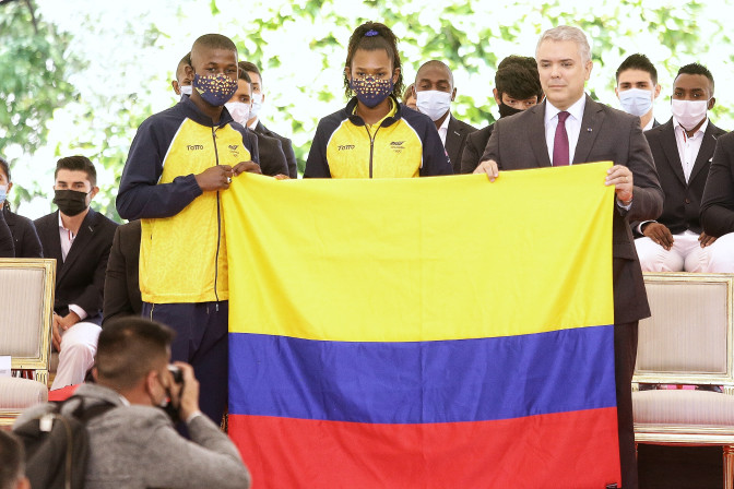 Pabellon-nacional-entregado-a-los-abanderados-a-los-Juegos-Panamericanos-junior.jpeg