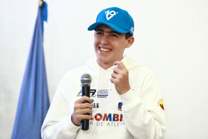 nicolas-baptiste-piloto-de-la-formula-regional-europea.jpg