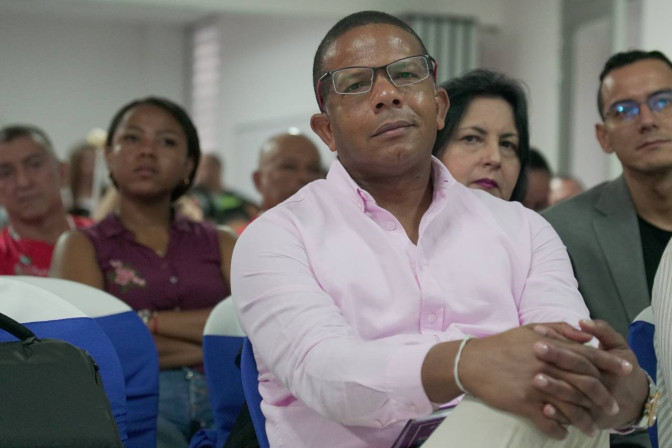 viceministro-iguaran-en-los-dialogos-por-el-deporte.jpg
