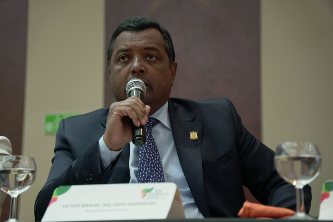el-congresista-victor-salcedo-destaco-el-trabajo-que-se-esta-realizando-para-la-organizacion-de-los-juegos.jpg