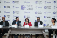 La-ministra-estuvo-acompanada-por-los-encargados-de-las-direcciones-tecnicas-del-ministerio.jpg La-ministra-estuvo-acompanada-por-los-encargados-de-las-direcciones-tecnicas-del-ministerio.jpg