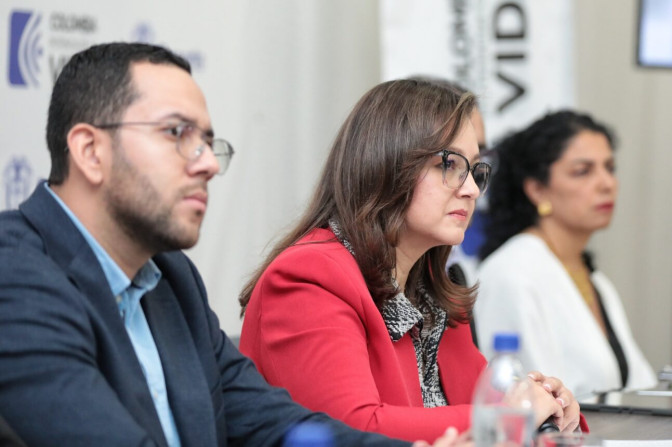 atencion-total-a-las-preguntas-de-los-miembros-de-los-medios-de-comunicacion.jpg