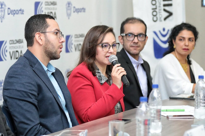 la-ministra-luz-cristina-lopez-habla-del-apoyo-a-federaciones.jpg