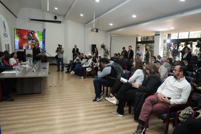 rueda-de-prensa-ministra-luz-cristina-lopez.jpg