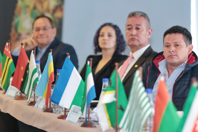 representantes-del-ministerio-del-deporte-ante-los-institutos-departamentales.jpeg