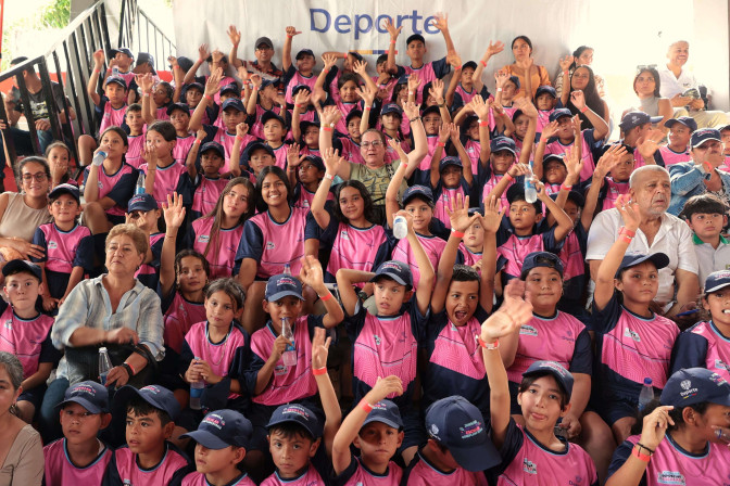 lanzamiento-jornada-deportiva-escolar-complementaria-8.jpeg