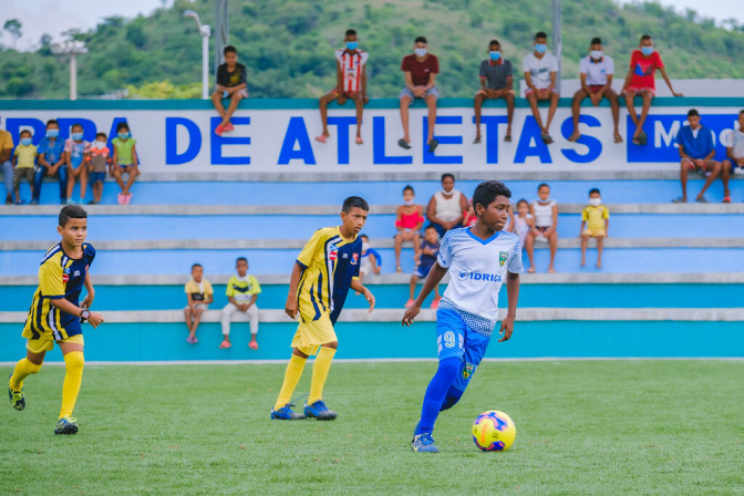 partido-de-futbol-de-inauguracion-en-luruaco.jpg