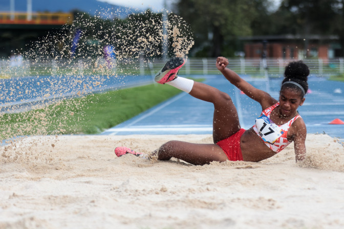 salto-largo-en-la-final-de-los-juegos-intercolegiados-nacionales-2023.jpeg