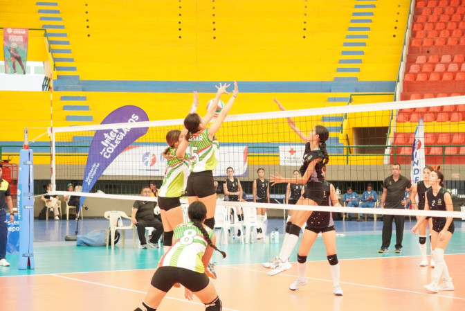 encuentro-de-voleibol-femenino-en-los-intercolegiados-2023.jpeg