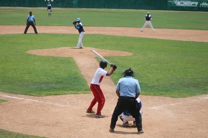 noticia-2014-09-12-superate-intercolegiados-beisbol.jpg