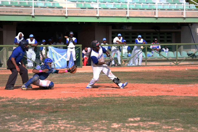 juegos-caribe-Bolivar-debuto-con-victoria-San-Andres-repitio-triunfo-beisbol-04-04-2015.jpg