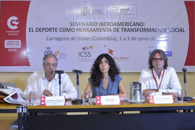 noticias-coldeportes-seminario-deporte-01-06-2015.jpg