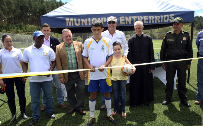 noticias-coldeportes-corte-de-cinta-en-el-Municipio-de-Entrerrios.jpeg