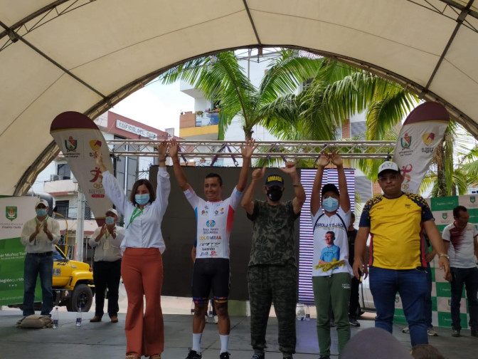 Darwin-Atapuma-campeon-de-la-Vuelta-al-Sur-del-Tolima-y-Huila.jpeg