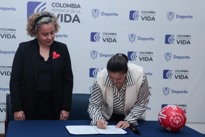 firma-oficial-del-memorando-de-entendimiento-entre-el-ministerio-del-deporte-y-special-olympics.jpeg