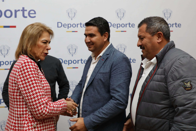reunion-ministra-del-deporte-con-alcaldes-del-sur-huila-1.jpeg