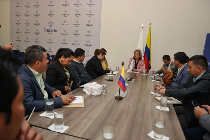 reunion-ministra-del-deporte-con-alcaldes-del-sur-huila-5.jpeg