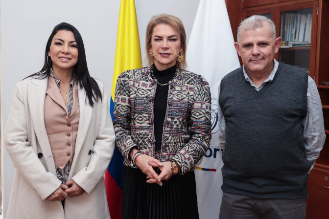 Reunion-Stella-Urango-ministra-del-Deporte-Patricia-Duque-Cruz-y-Luis-Carlos-Buitrago-Director-Posicionamiento-Deportivo.jpeg